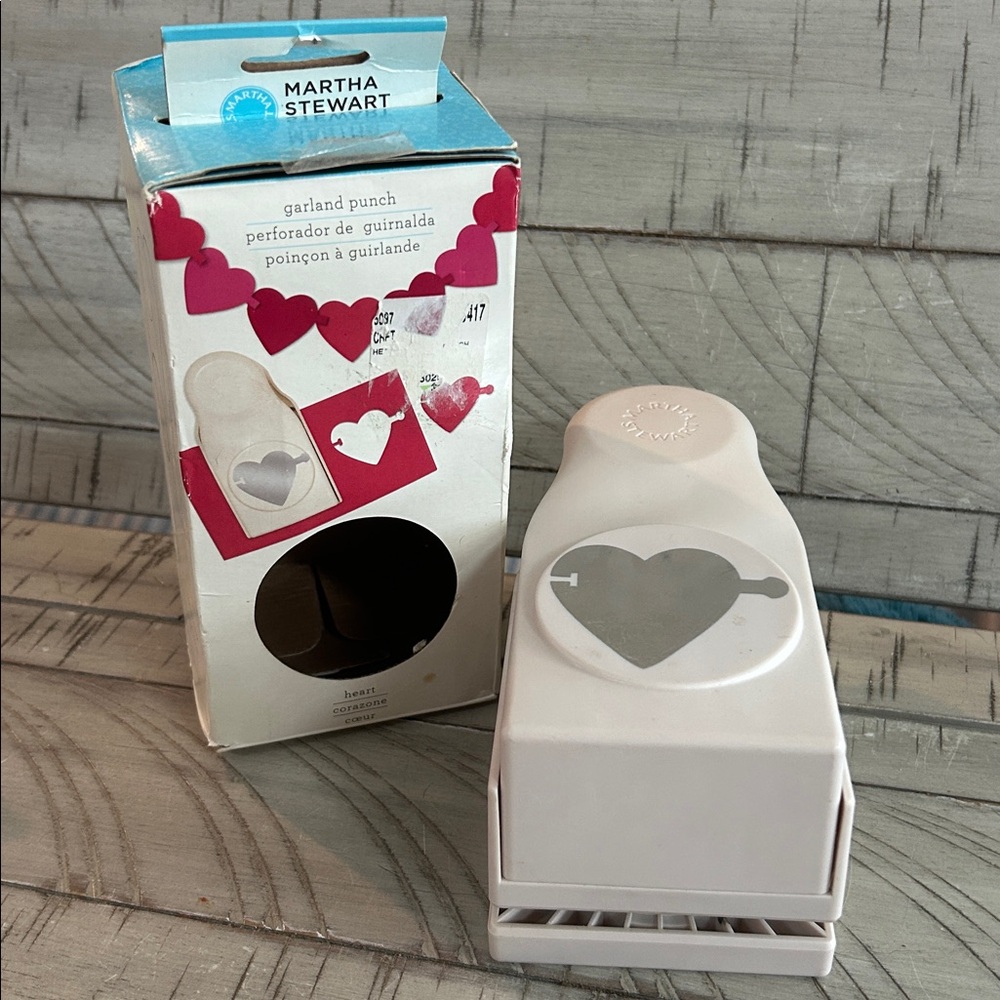 Martha Stewart Crafts Heart Garland Punch Linking Chain Shape Paper Craft Tool